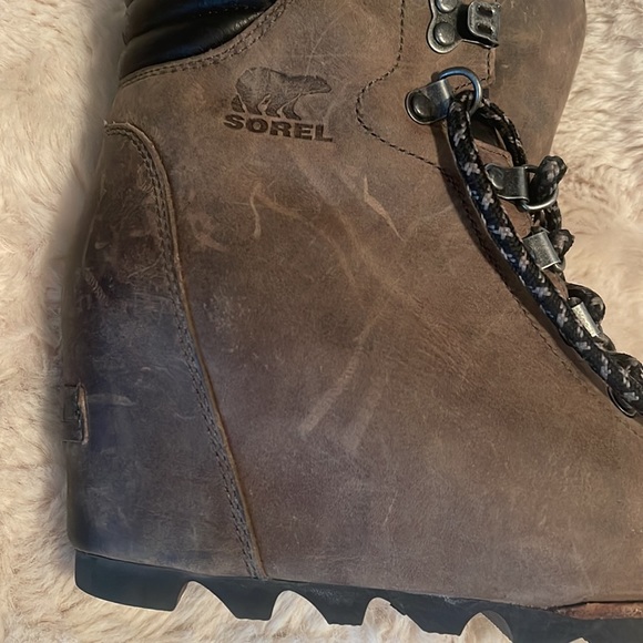 Gray Sorel Boots - Picture 5 of 7